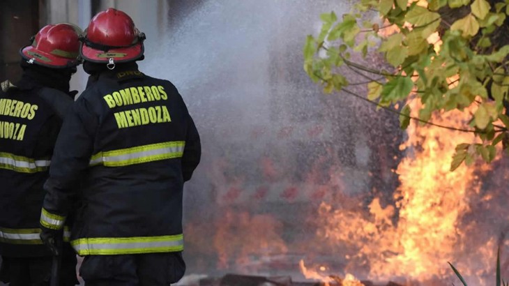 Incendio de campo en zona de La Favorita