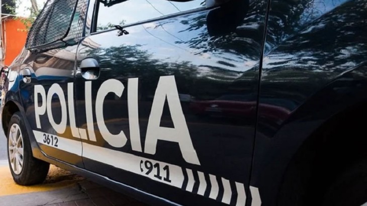 Una camioneta cayó a un canal y se incendió: el conductor estaba ebrio