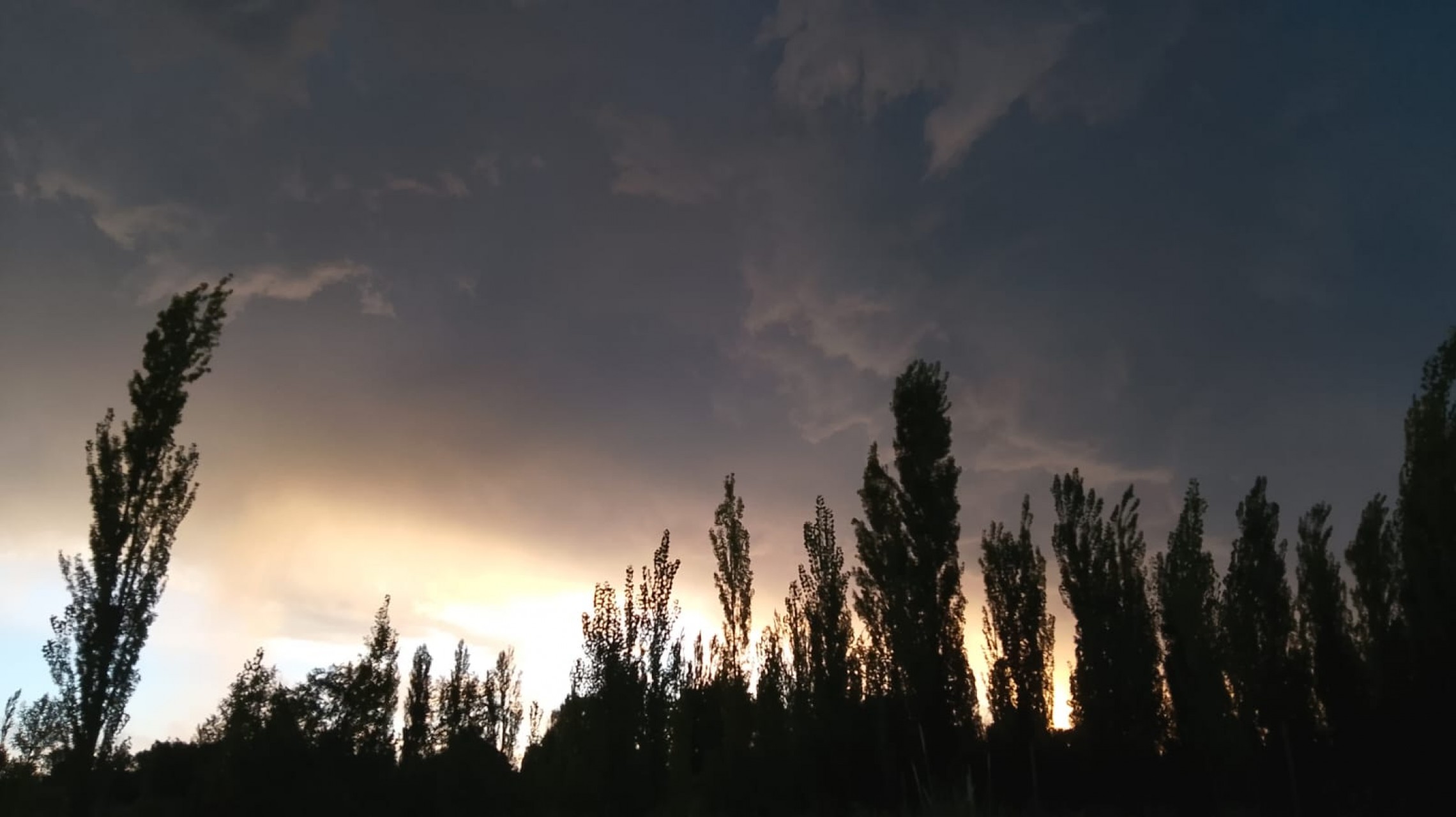 Descenso de la temperatura y probabilidad de tormentas para hoy