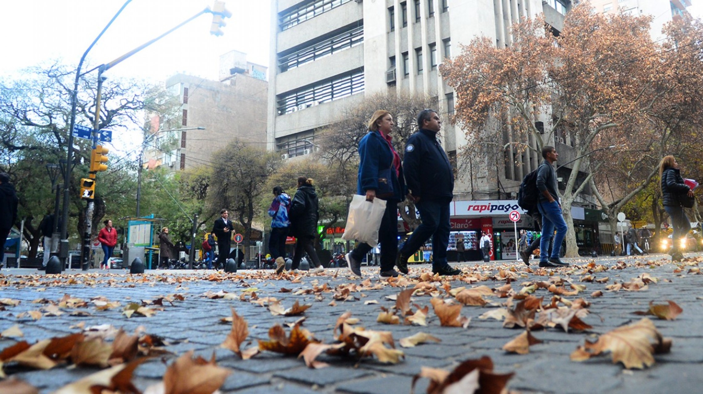 Jornada fresca con nubosidad variable en Mendoza
