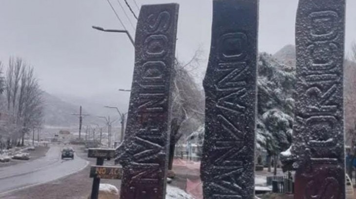 Una nevisca primaveral sorprendió al Valle de Uco