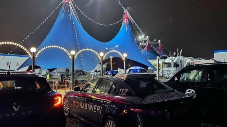 Italia: un acróbata murió en pleno show tras sufrir un accidente en el "globo de la muerte"