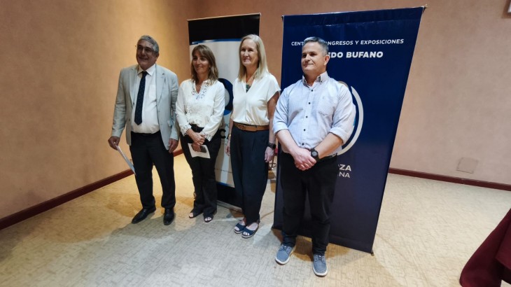 La DGE y la Justicia Federal, entregaron celulares secuestrados a escuelas primarias del Sur Provincial