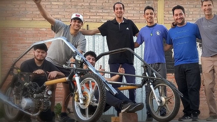 Estudiantes sanrafaelinos, desarrollaron un city car biplaza íntegramente construido con materiales reciclados