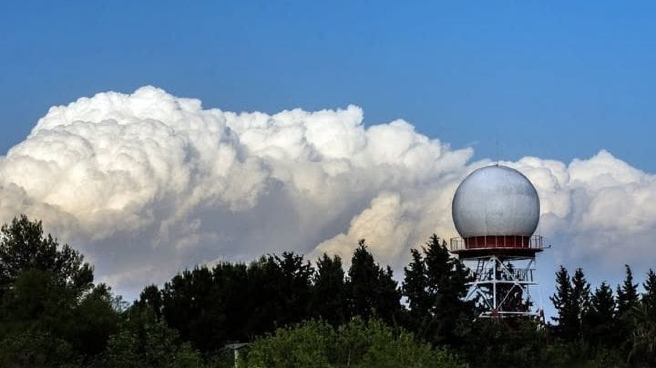 Jornada calurosa con alerta de tormentas en algunas zonas