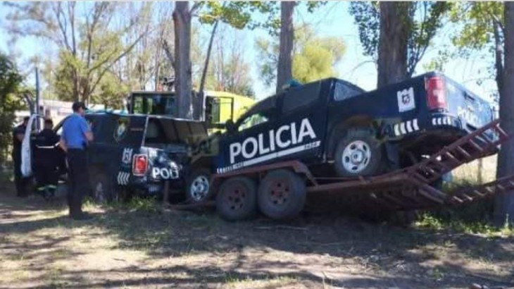 Despistó una camioneta policial sobre Ruta 143: dos policías resultaron heridos