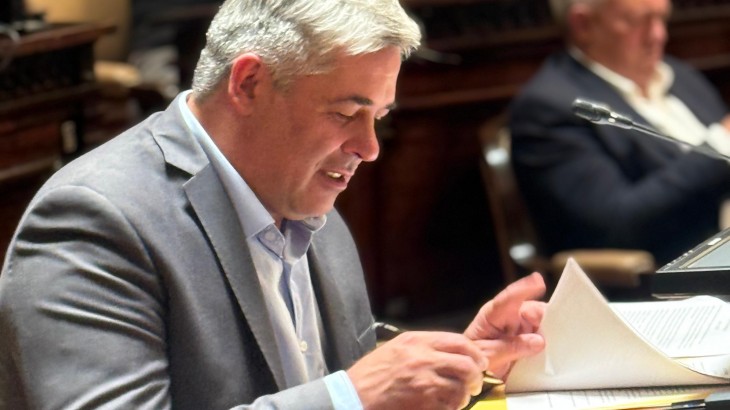 Propuesta para cambiar multas de tránsito por trabajo comunitario