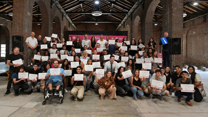 El Programa "Empresas que enseñan" sumó 100 nuevos egresados