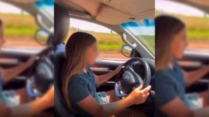 Polémica: la ex del polaco mostró a su hija de 12 años manejando en la ruta