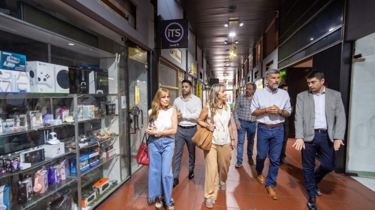 Ulpiano Suarez visitó la Galería Independencia tras las mejoras realizadas