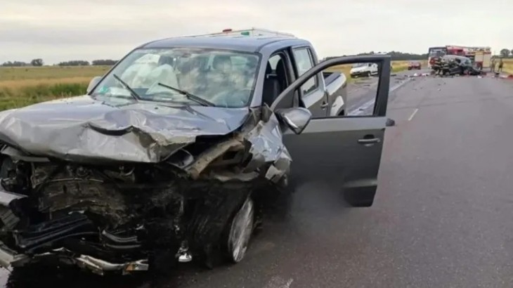 Tragedia en Ruta 3: dos muertos y una menor hospitalizada tras un choque frontal