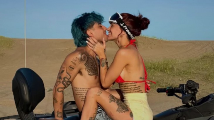 Luck Ra y La Joaqui recibieron el año en la playa con fotos románticas