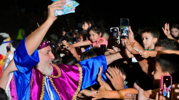 Más de 20 mil personas vivieron la magia de la Cabalgata de los Reyes Magos en Godoy Cruz