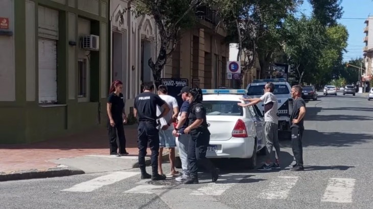 Violento robo a un jubilado: delincuentes encapuchados lo maniataron y le desvalijaron la casa