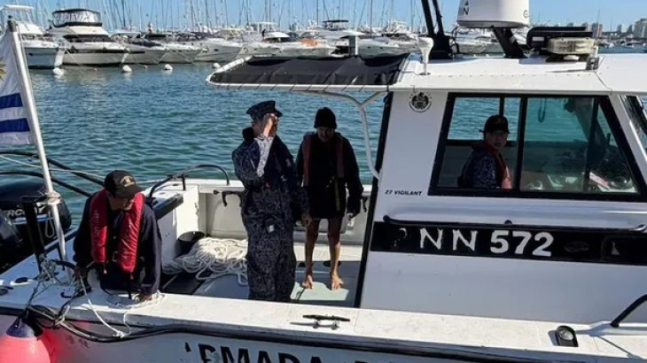 Hallaron sano y salvo a un turista argentino que estuvo casi 12 horas en el mar