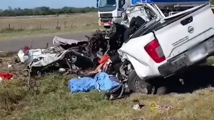 Tragedia en Entre Ríos: una camioneta y un camión chocaron en la ruta y murieron tres personas