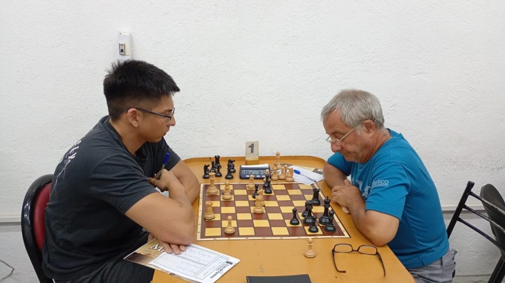 Siracusa sorprendió a Acuña y se prende en la lucha por el título