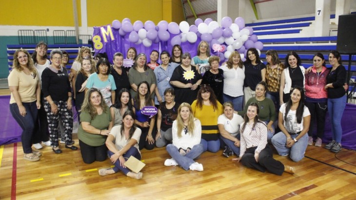 Agasajo y conversatorio en el Día Internacional de la Mujer en Alvear