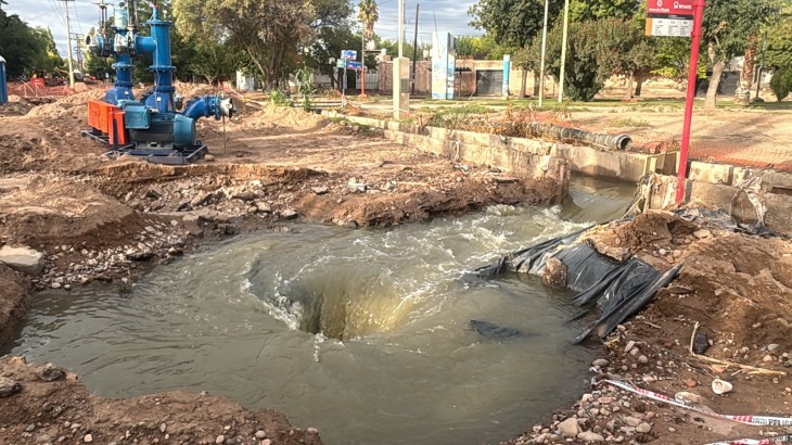 Colapso cloacal en calle Tirasso: decretaron la emergencia ambiental y sanitaria