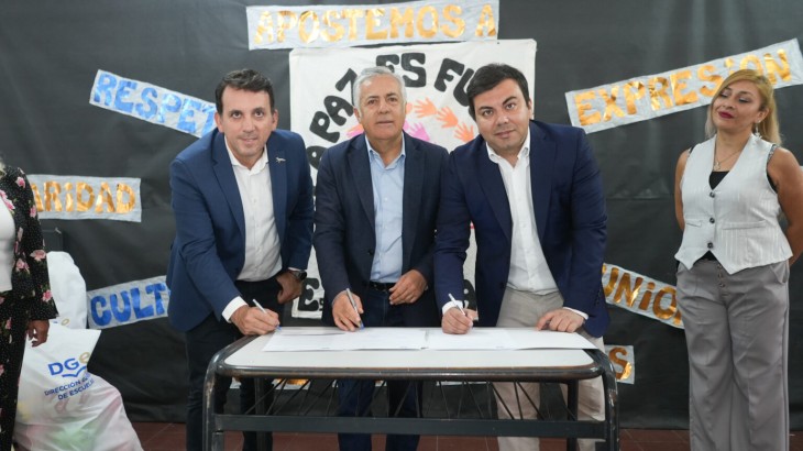 Lo Presti acompañó al Gobernador en la entrega de materiales deportivos para estudiantes de Las Heras