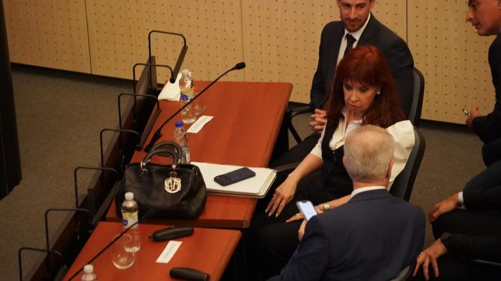 Cristina Kirchner declaró en Comodoro Py y denunció persecución judicial