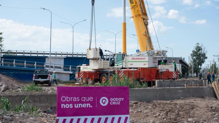 Avanza la construcción del puente que unirá Godoy Cruz con la Costanera