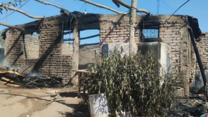 Incendio redujo a cenizas una vivienda en Las Heras