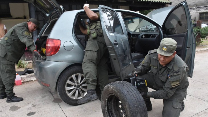 Controlaban un auto, lo escanearon y hallaron más de 11 kilos de cocaína