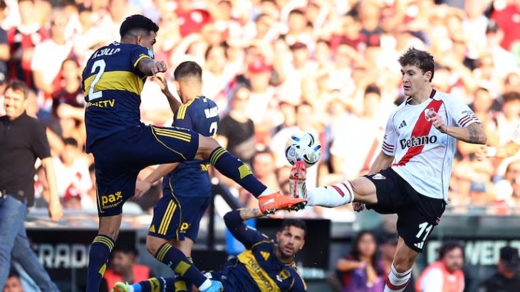 Con gol de Paredes de penal, Boca le ganó a River en el Monumental