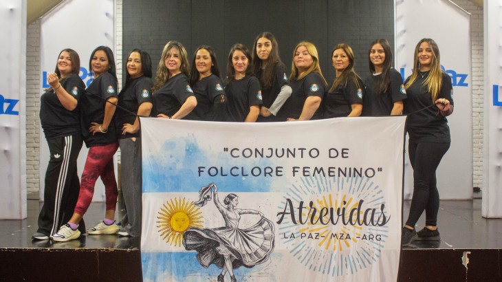 El Ballet "Las Atrevidas" de La Paz viaja a Brasil para un intercambio cultural internacional