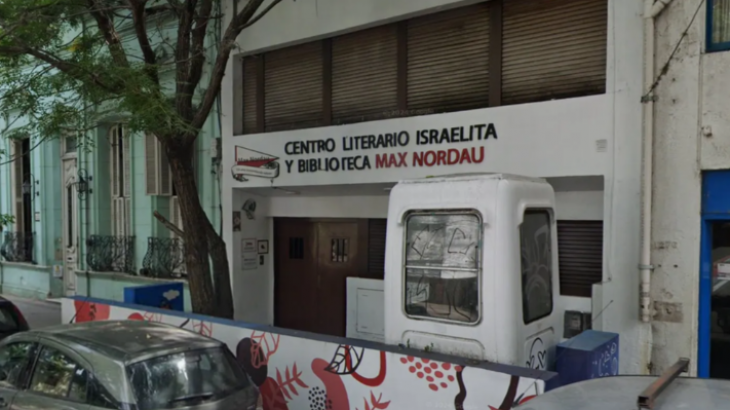 Atacaron el Centro Literario Israelita Max Nordau con un artefacto explosivo tipo molotov