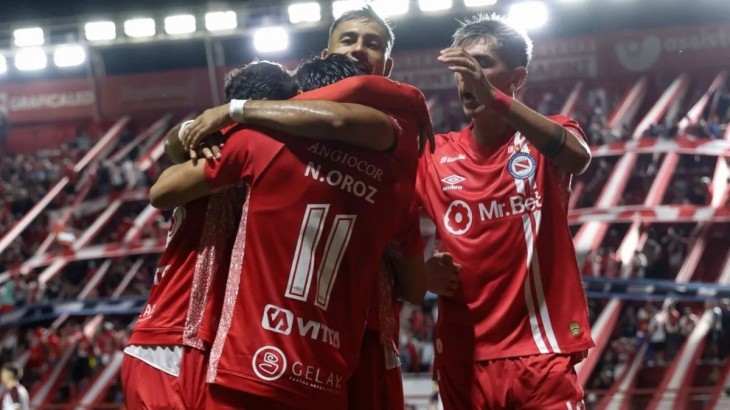 Argentinos Juniors eliminó a Lanús y se metió en cuartos
