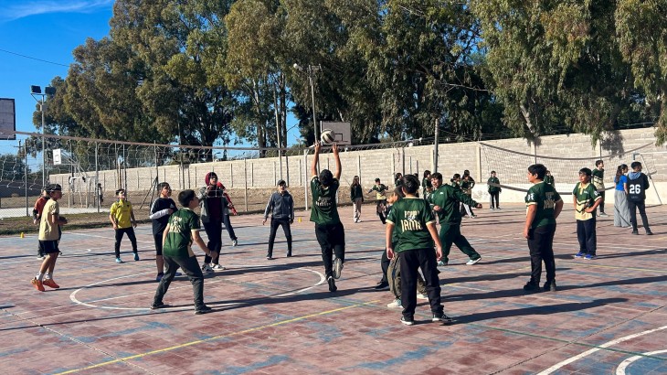 La Paz vivió una nueva jornada deportiva con un Encuentro Escolar de Vóley