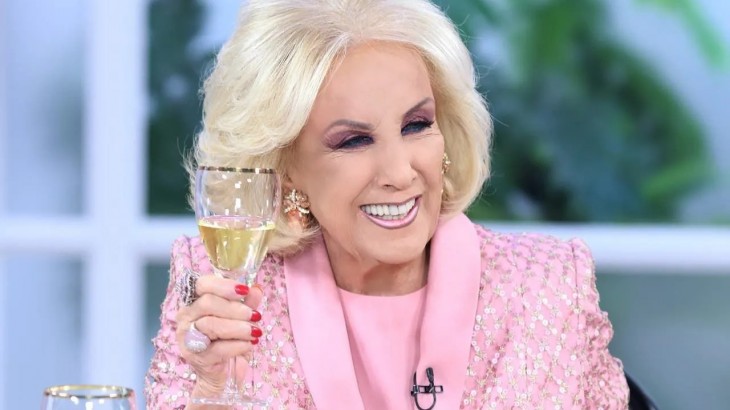 Un siglo de televisión: el emotivo gesto de Adrián Suar con Mirtha Legrand en pleno vivo